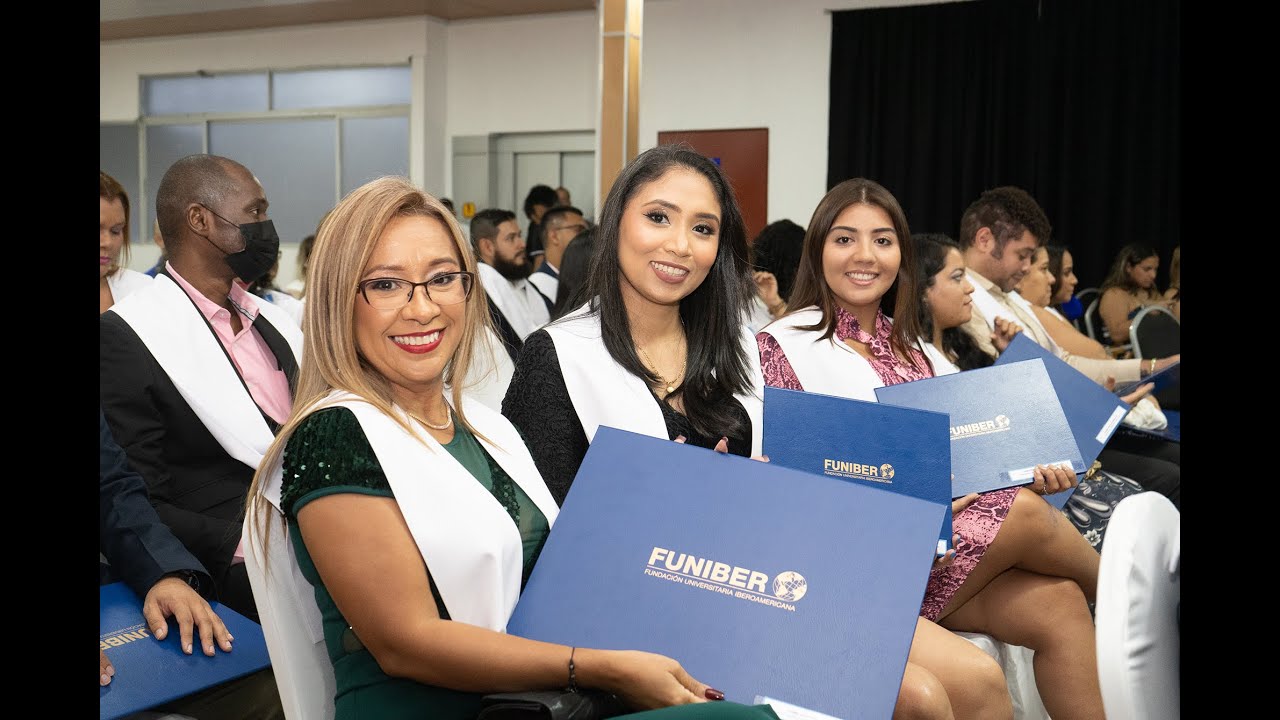 FUNIBER Panamá celebra la entrega de títulos a profesionales becados 2023