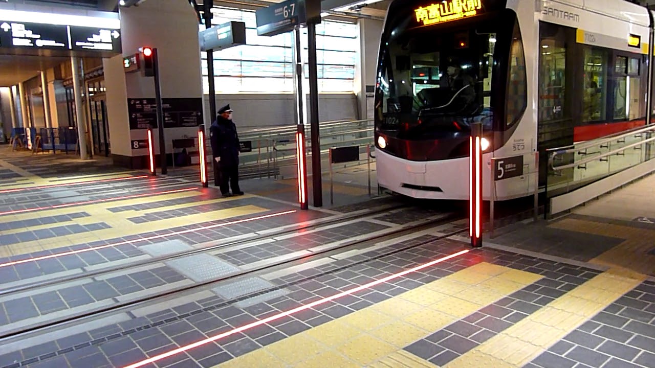 富山軌道線 富山駅の超近代的踏切