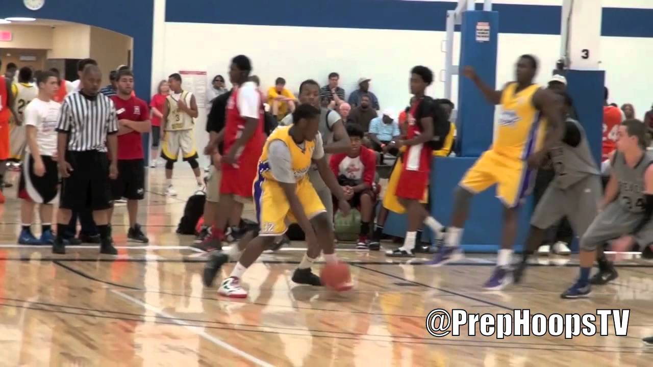 Raheem Johnson with a dunk at the July Tune Up
