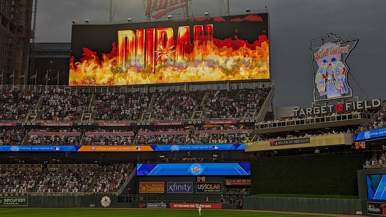 Jhoan Duran's first postseason entrance at Target Field