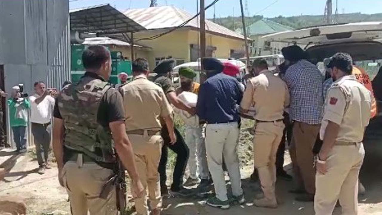 Baramulla: Sikhs, Muslims Hold Protest Over Death of Engineer Gurmeet Singh