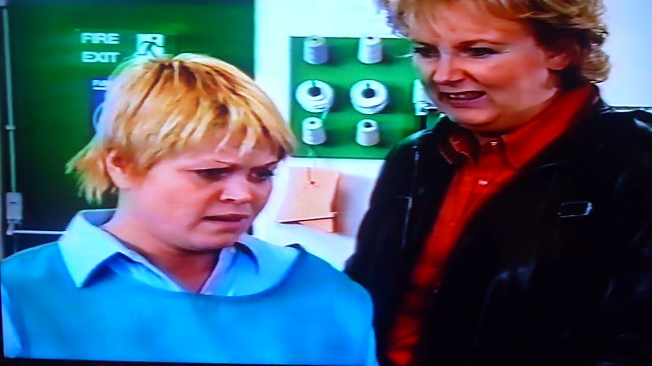 Coronation Street Eileen Grimshaw punches Janice Battersby 30th November 2001
