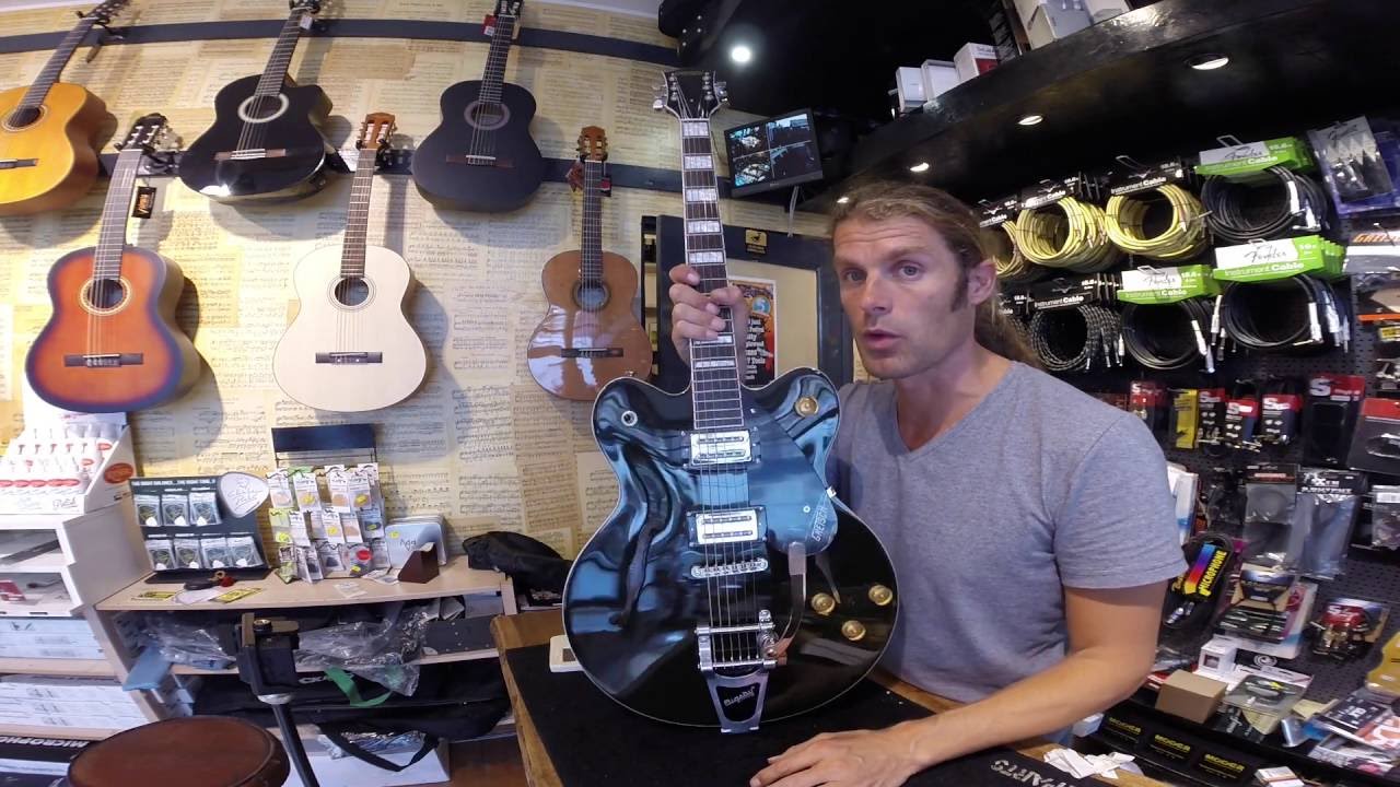 Nieuwe gitaar uit de doos, gelijk speel klaar?