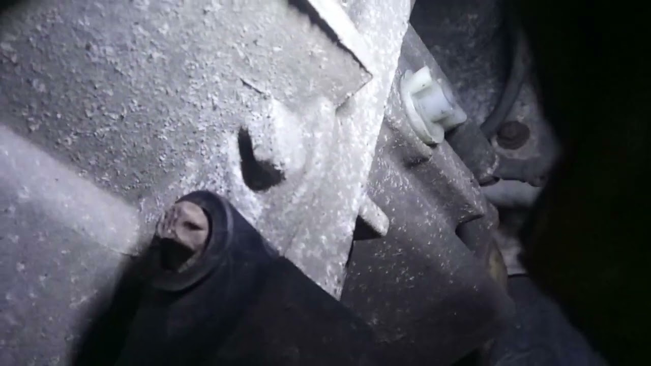 How to change manual gearbox oil on Mk2 Renault Twingo (1.2 D4F, 2007 - 2014, clio ?, sticking gear)