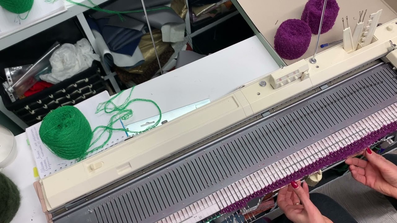 МК шапка Бини на вязальной машине 3 класса🧶