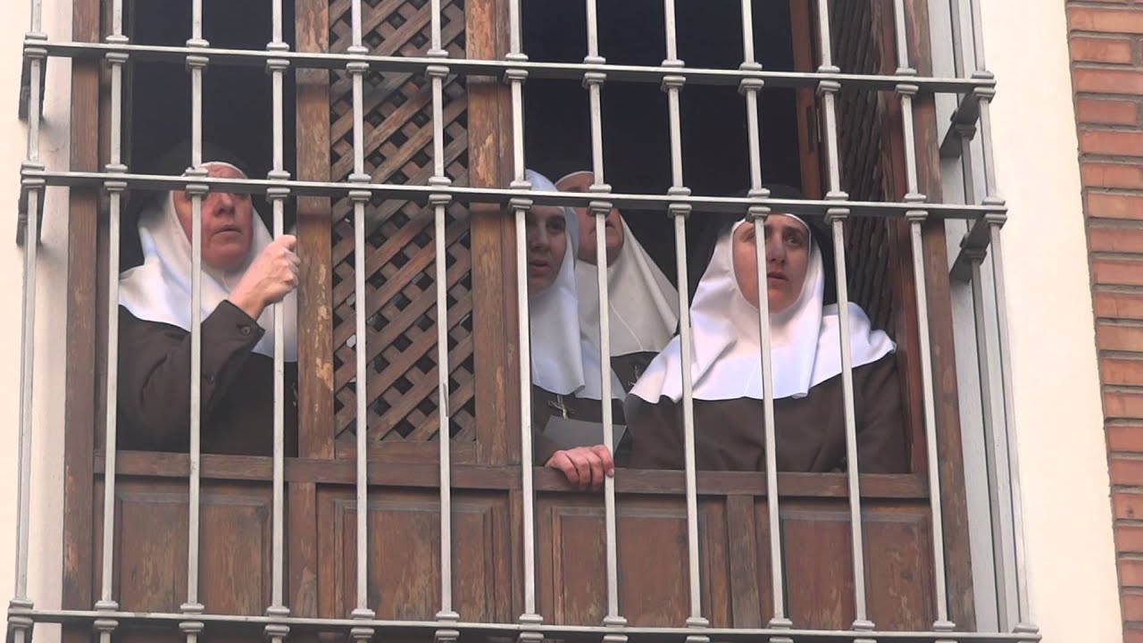 Semana Santa de Málaga. Viernes Santo 2015. Hermanas de la Cruz cantando a Virgen de los Dolores B