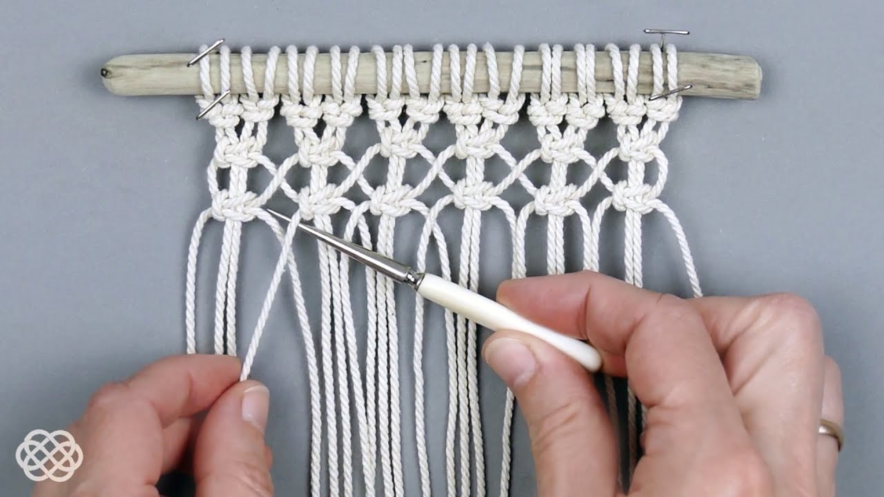 Cat's Paw Knot + Crisscross Treasure Mesh Pattern Tutorial