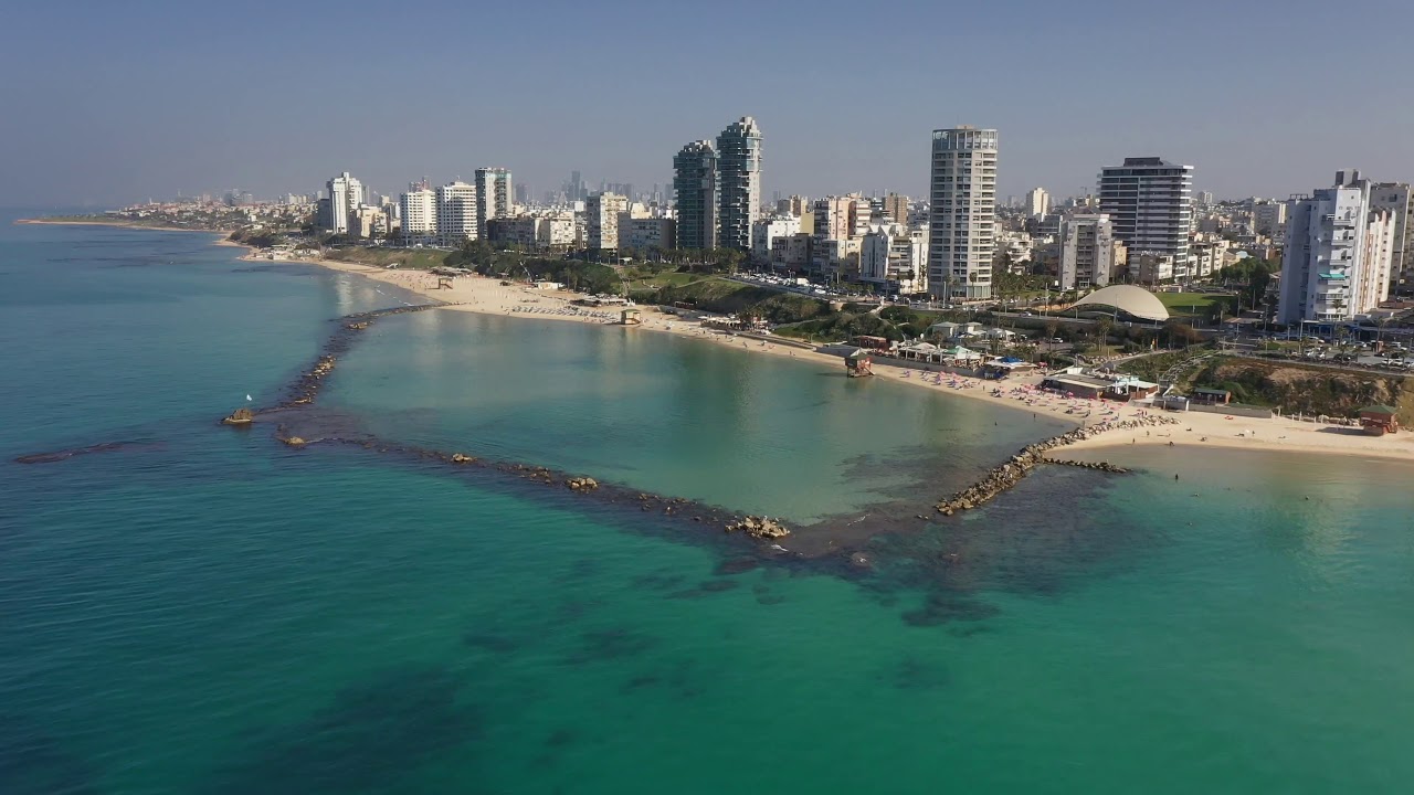 חוף סי-פאלאס בבת ים