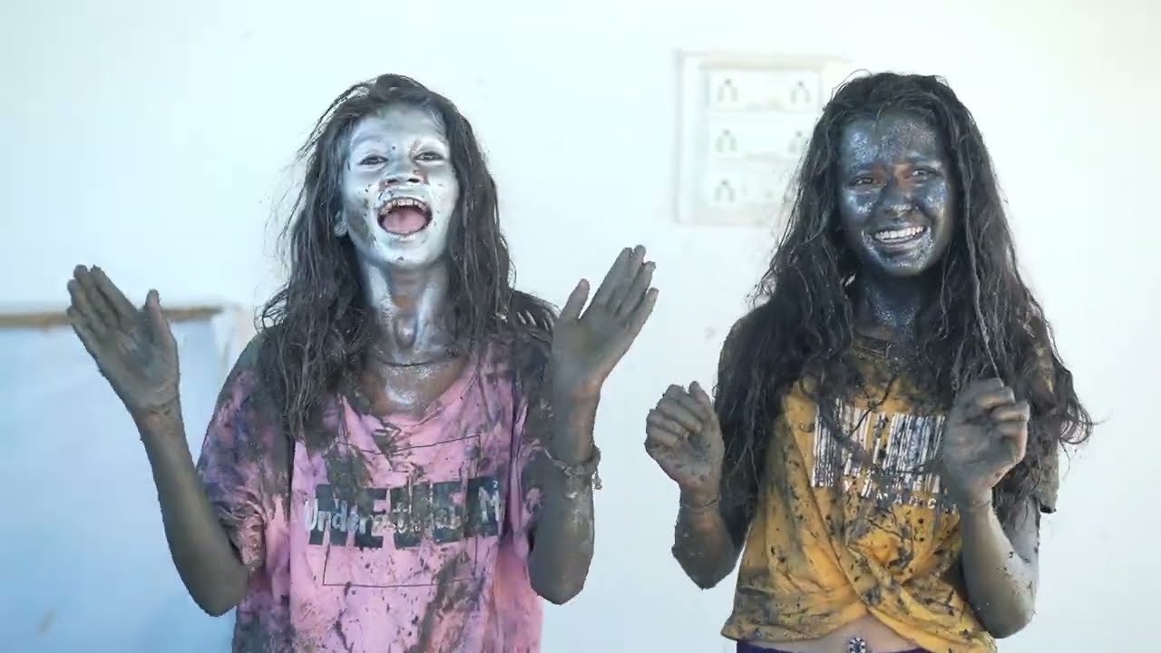 PG Hostel girls playing holi !! Exclusive @Justforfunservices holi video !! Watch End