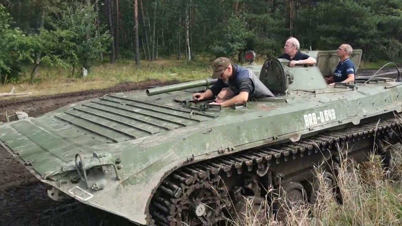 Дали прокатиться на танке..