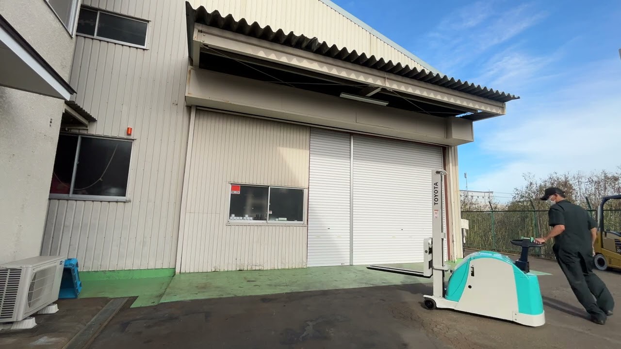 TOYOTA 2015 3HFW9 40812　トヨタ　ウォーキーリフト　1.5ｍ　1500mm　バッテリーフォークリフト　0.9トン　0.9ｔ　900kg　電動　ローリフト　ハンドリフト