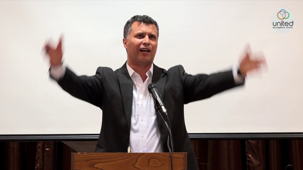 (Brother Rachid) الأخ رشيد - اختبارات رائعة وتأثير الإنترنت والتكنولوجيا في إيصال الإنجيل