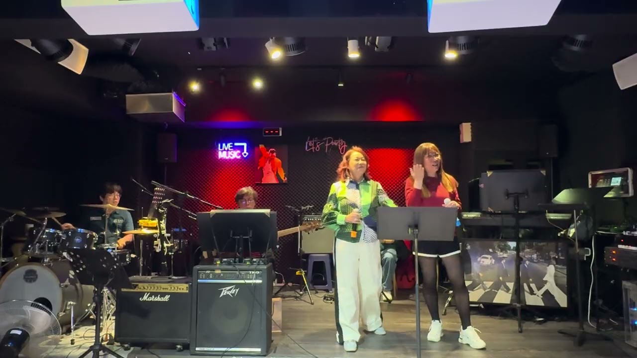 Alone cover by Amanda feat.Ellie @ESGlivebandmusic 