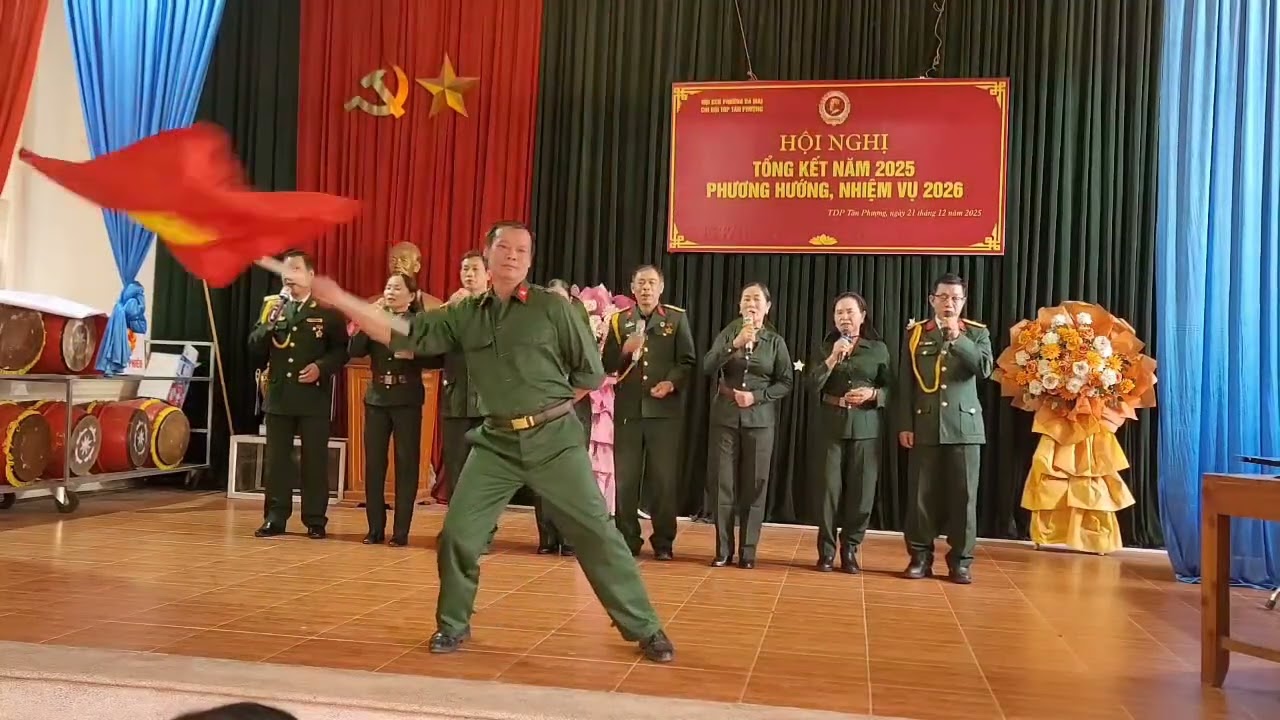 Hát mãi khúc quân hành