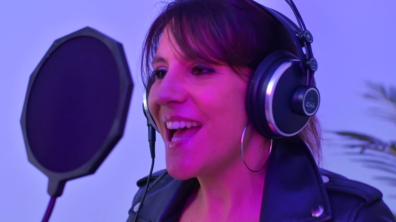 EMPIRE STATE OF MIND (PART II) - Alicia Keys cover by  Carla Meyer