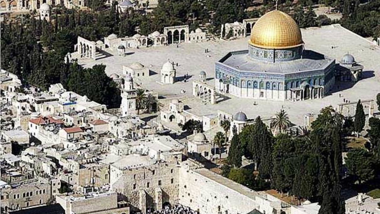 Dr. Hasan Abunar Imam in Masjid Al-Aqsa | شيخ حسن ابو نار امام في المسجد الاقصى المبارك