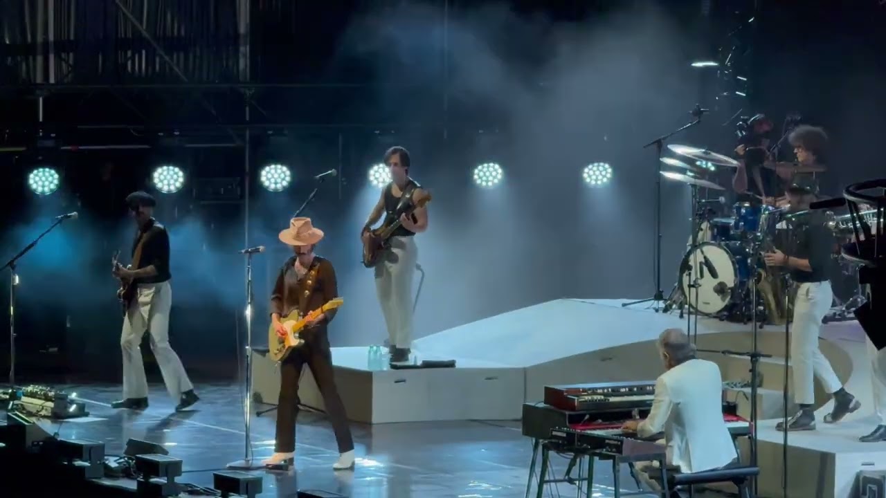 Leiva . Shock y adrenalina . Única vez en gira gigante .