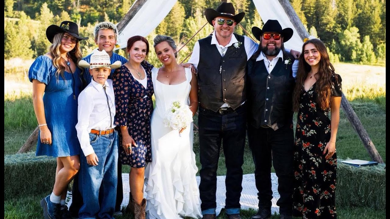i MARRiED MY BEST FRiENDS!