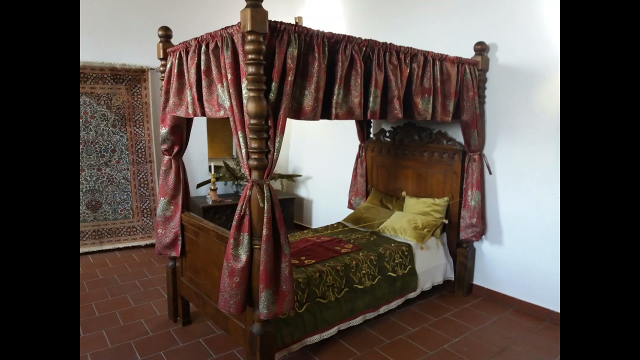 Reg&eacute;c v&aacute;r &eacute;s k&ouml;rny&eacute;k panor&aacute;m&aacute;ja.