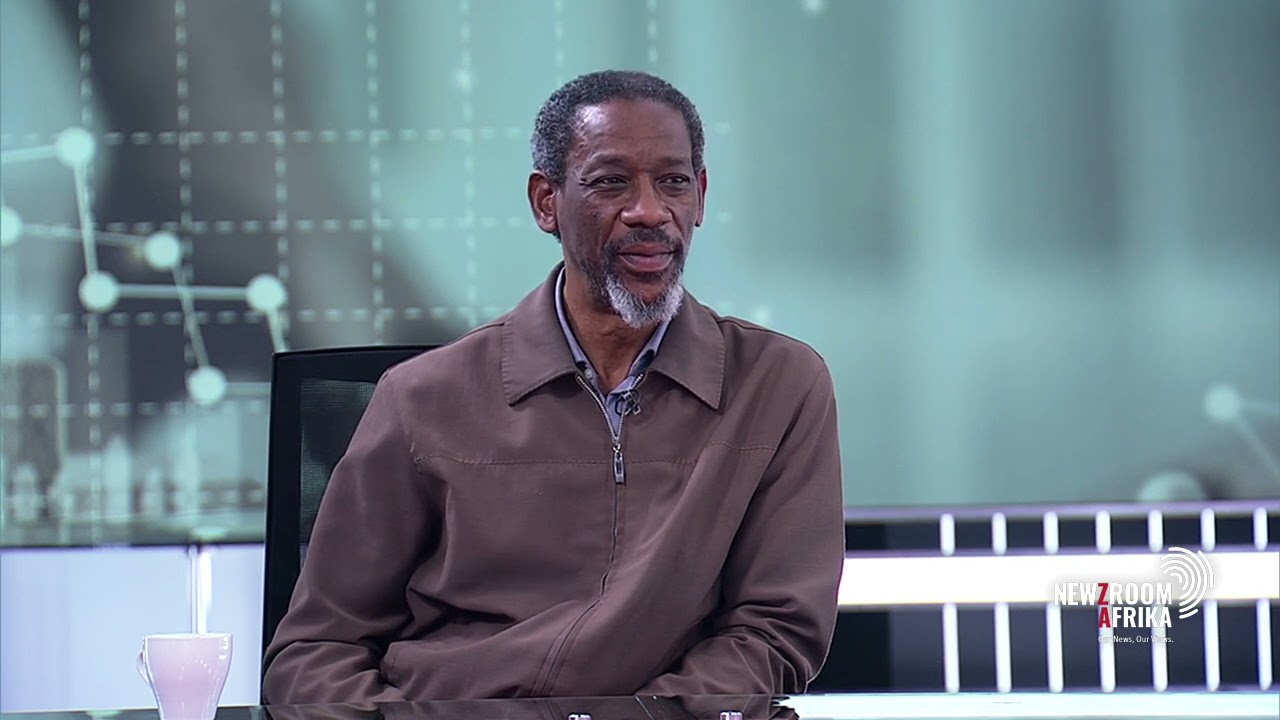 Veteran actor Luthuli Dlamini lends a helping hand