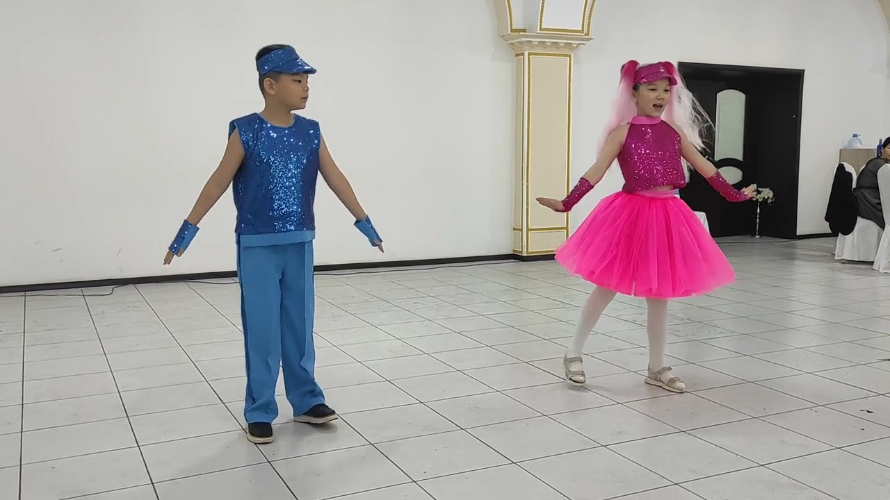 танец Барби и Кена