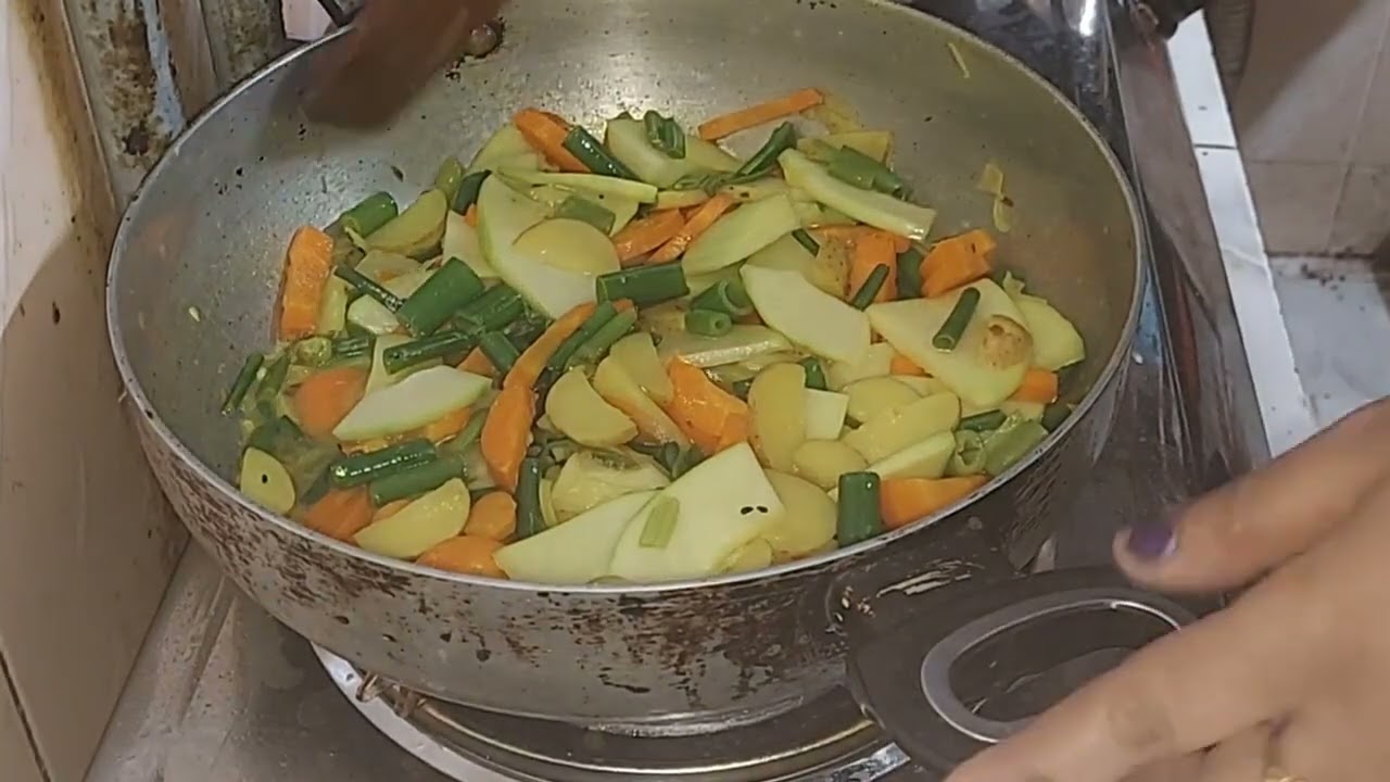 চাইনিজ সবজি বাঙালি স্টাইলে 🥦🥕 | Mixed Vegetables Rannar Recipe | Bangla Cooking