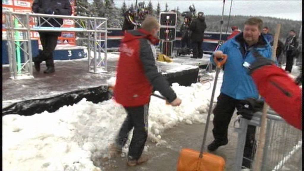 Marc Huster Jurypr&auml;sident Ron Ringguth vor Skeletonrennen