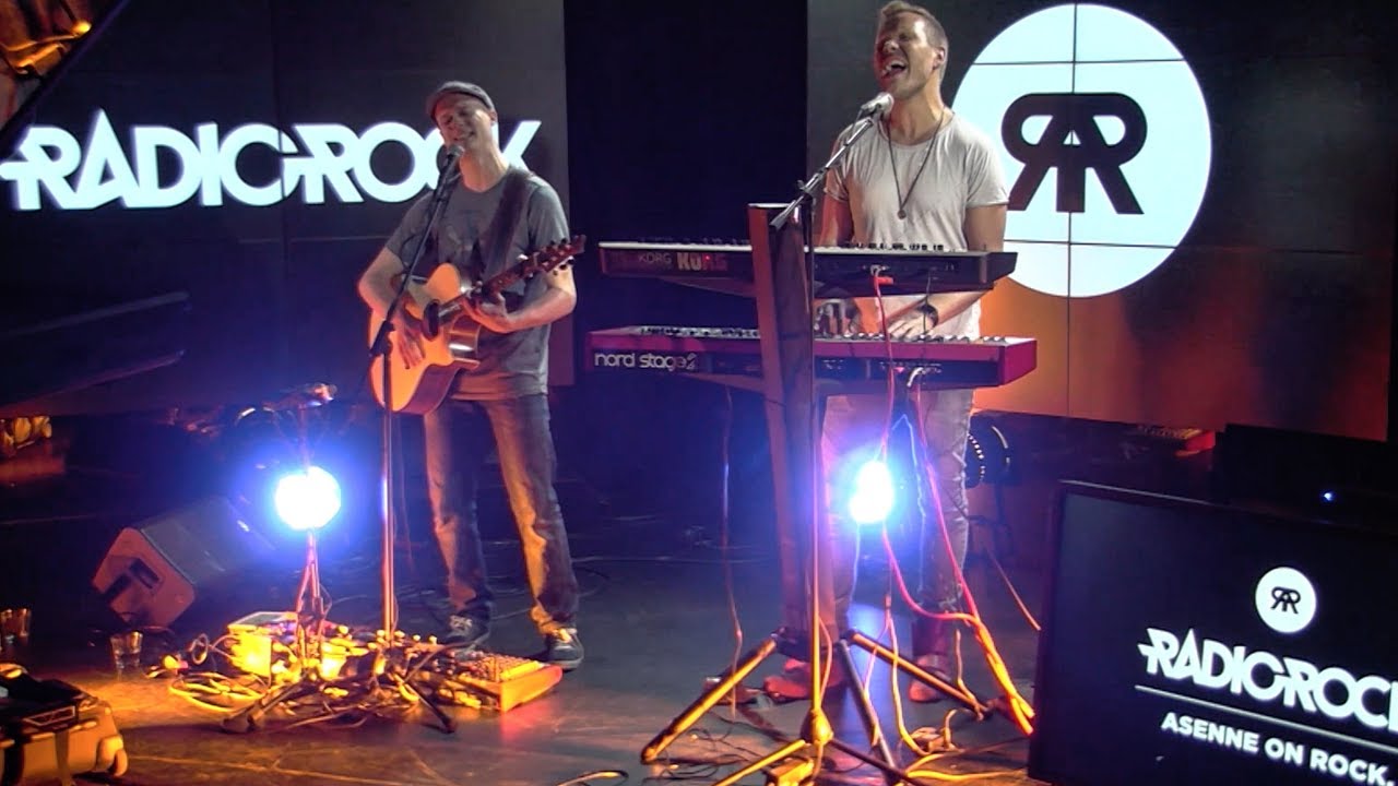 Osmo Ikonen & SARIOLA - Happy (Pharrell Williams)