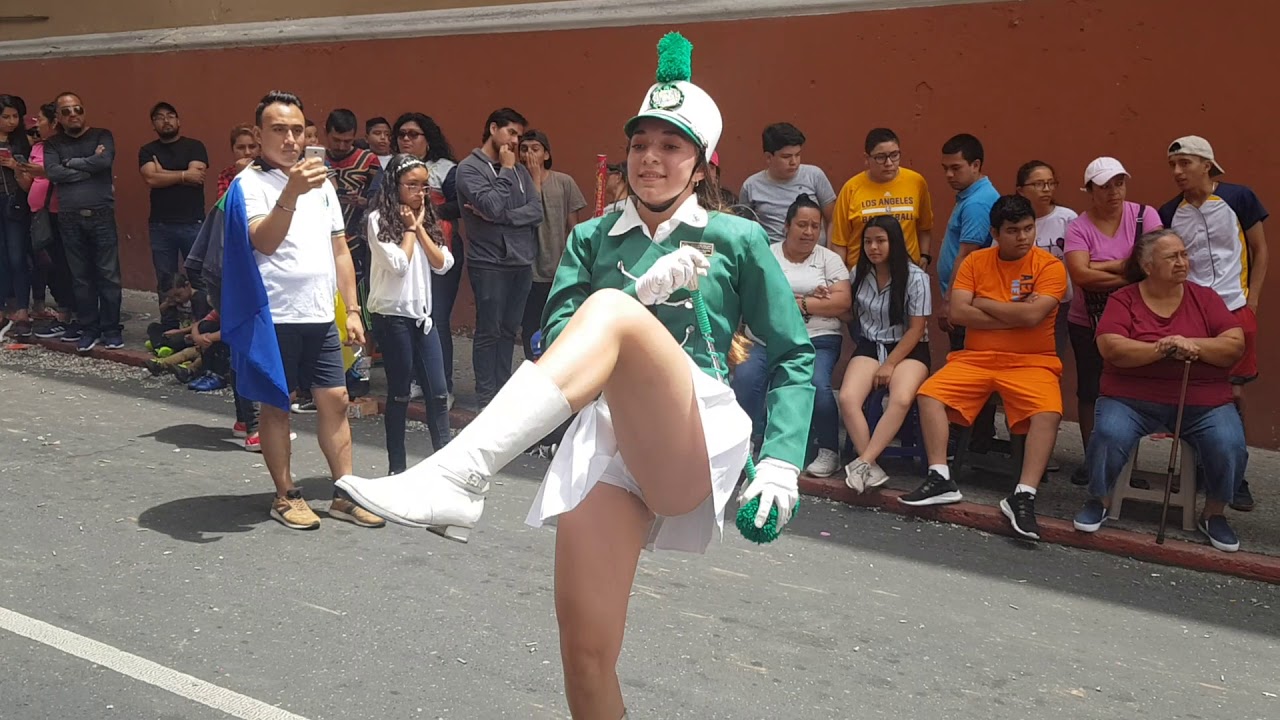 Colegio Vanguardia Juvenil en el magno desfile del Liceo Mercantil 2019!