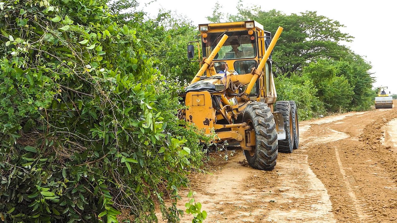 Amazing Sub Grade Road Construction Techniques Using a KOMATSU Grader and Road Roller for Compaction