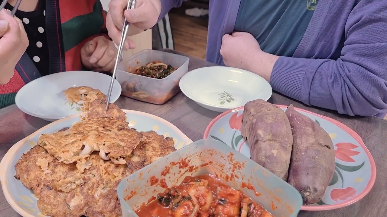 김장김치로 김치전을 해먹어봤습니다