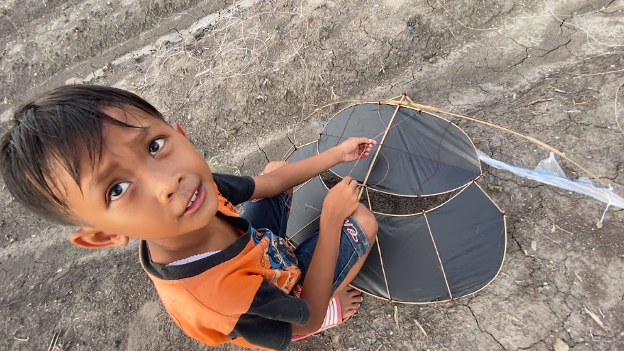 Bocil Layangan Meresahkan, Pegon Semok ini tidak Boleh dibeli seharga apapun, Layang Buatan Sendiri