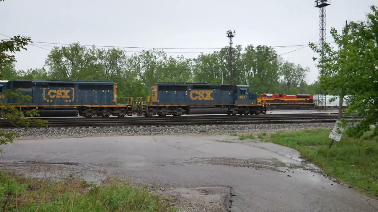 2 CSX Trains in different parts of Grand Rapids