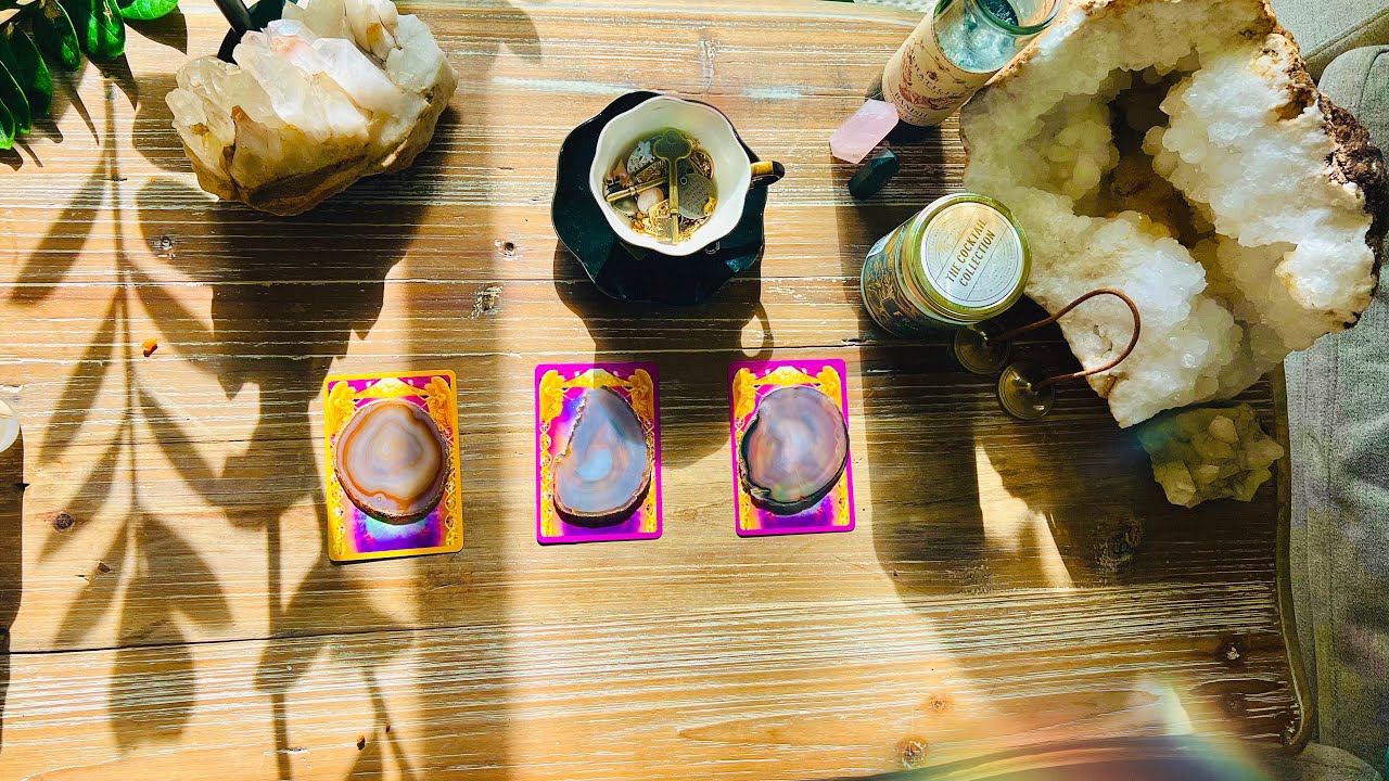 SPIRIT gives you a HINT/CLUE! 🔎🕵🏾‍♀️💕 PICK a CARD Reading with CHARMS 🧿🪬