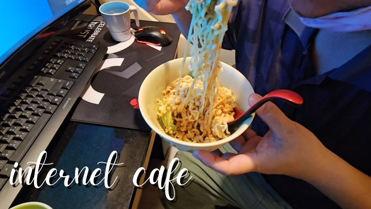 First Time Visiting An Internet Cafe In Taiwan!