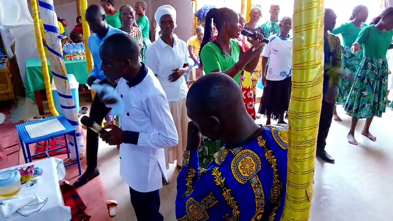 We give Glory to our mighty God for the powerful praises #praises #subscribe #shorts 