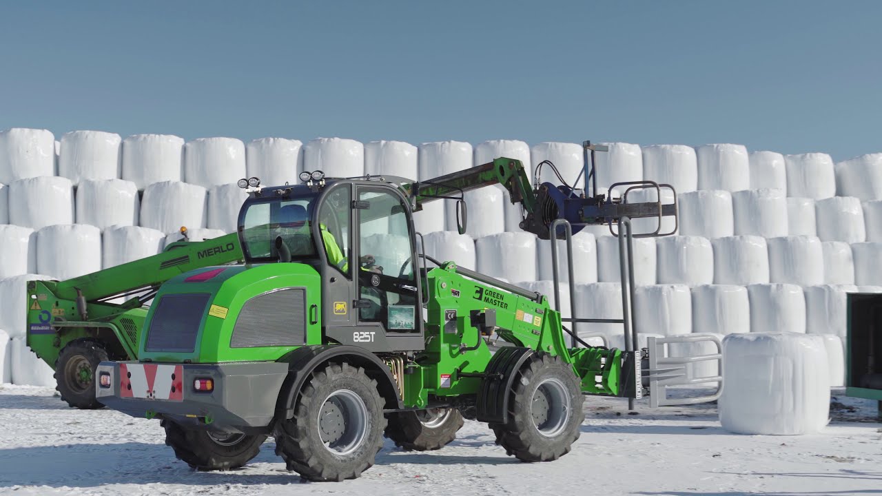 Green Master 825T pyöräkuormaaja siirtää paaleja