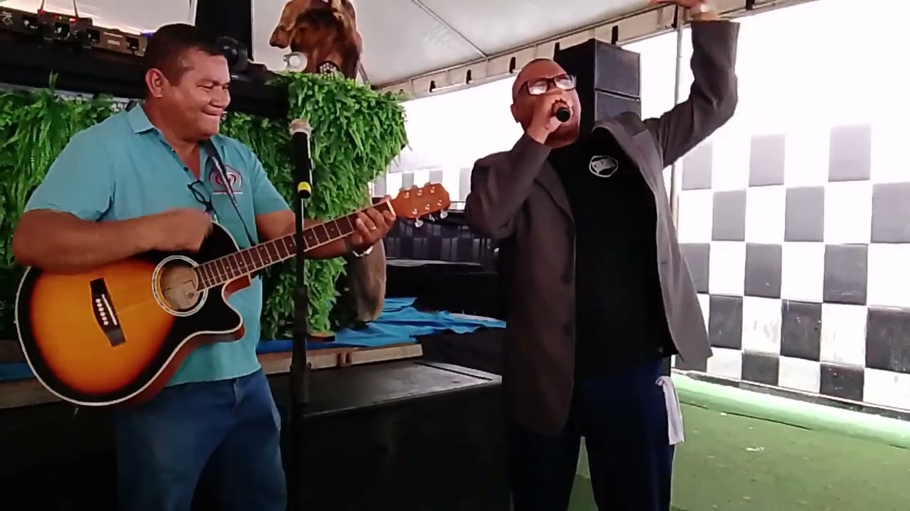 LOUVANDO AO SENHOR JESUS CRISTO AO TOQUE DE VIOLÃO COM PR RAIMUNDO 