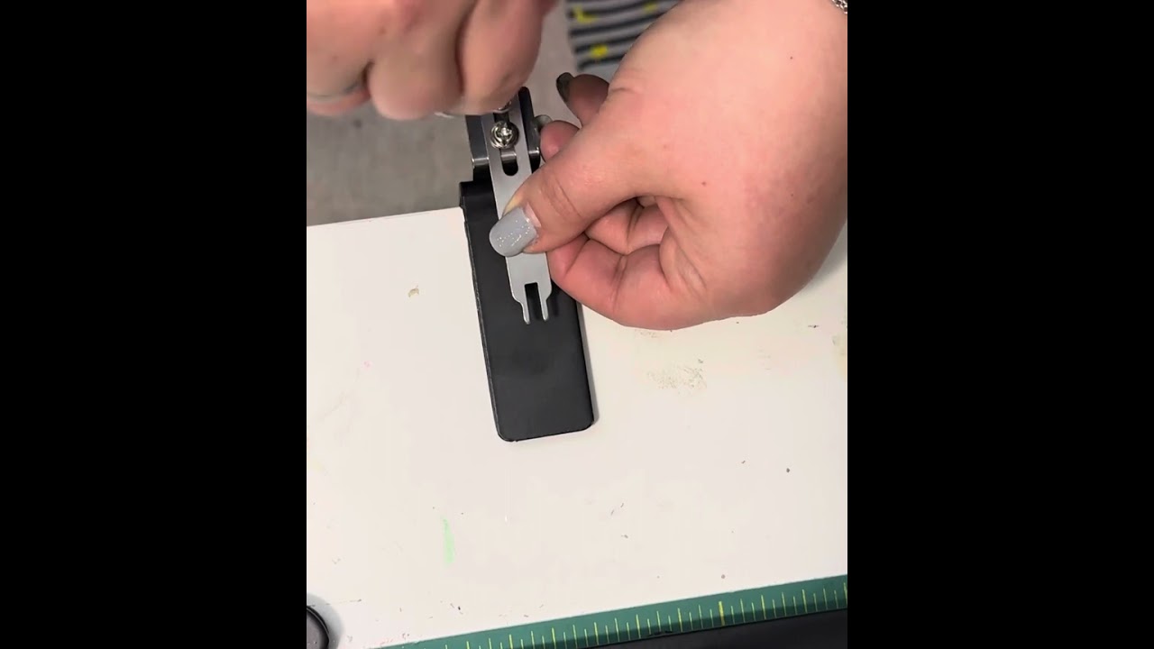 How to install and use a zipper jig