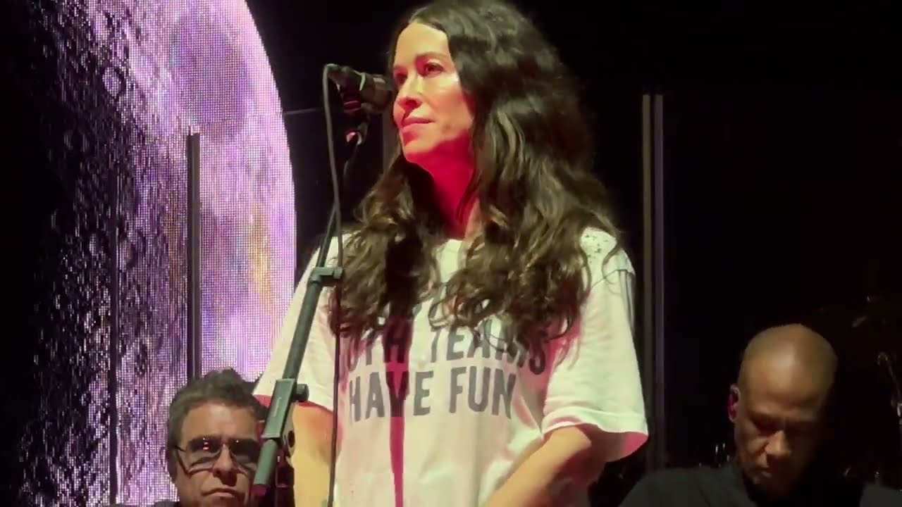 Alanis Morissette - Perfect (Live in Holmdel, NJ, 7-3-24) (4K, HQ Audio, 1st Row)