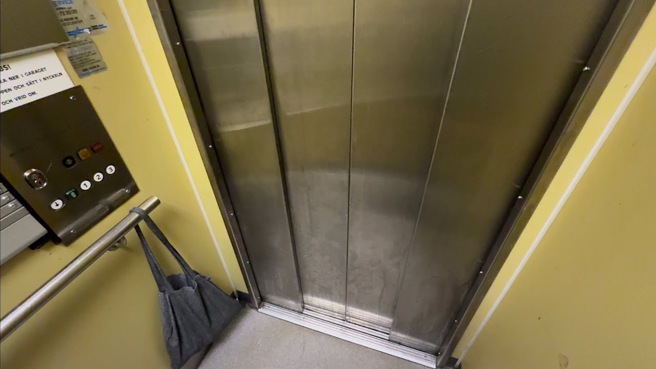 STILL ORIGINAL!!! 1973 KONE ASEA-Graham Traction Elevator @ Köpmangatan 3, Söderhamn, Sweden.