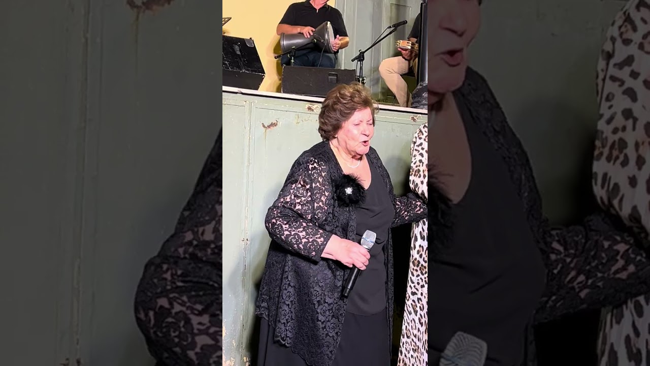 Η Γιασεμή Σαραγούδα τραγουδά στο αφιέρωμα για τον Νίκο Σαραγούδα στο Μουσείο Λαϊκών Οργάνων 3/9/2025