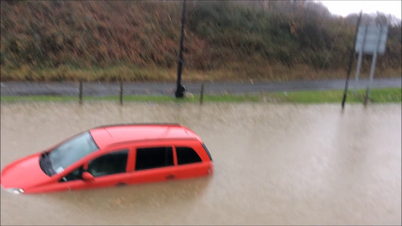 flooding on Whitchurch Lane Bristol Nov 21 2016