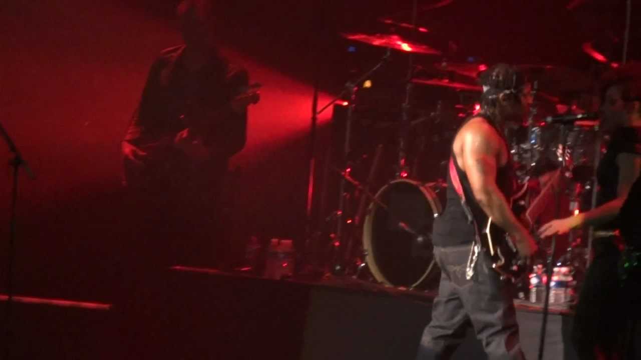 D'Angelo - Sh*t, Damn, Motherf*cker (Live @ Zénith Paris) [2012-01-29]