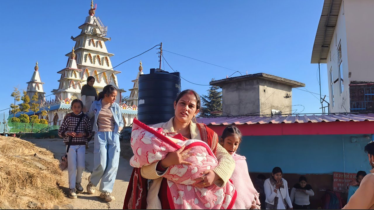 आज चले अपने कुलदेवी के टैंपल जेठ -जेठानी ,सास ससुर और पूरे गांव वालों को साथ लेकर 🙏 जय माता रानी ।