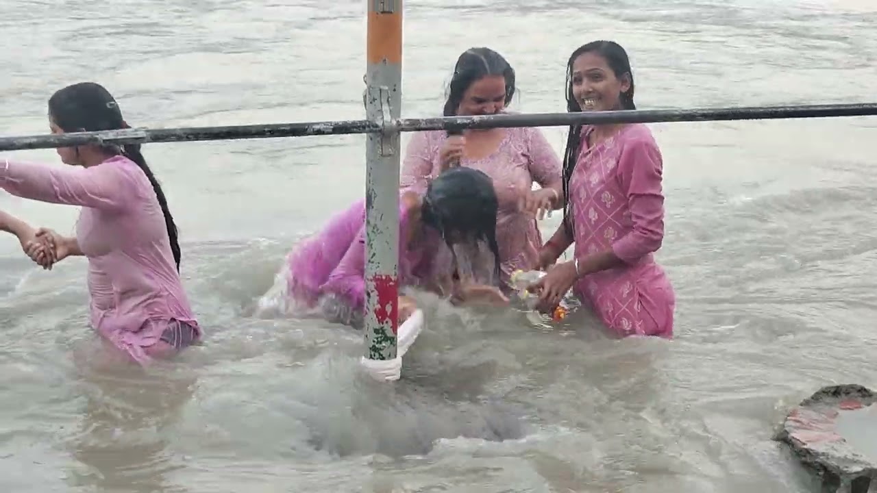 चीन ताई ने किया गंगा स्नान 🐛🪱🔥🦚🗾🙏🙈👪