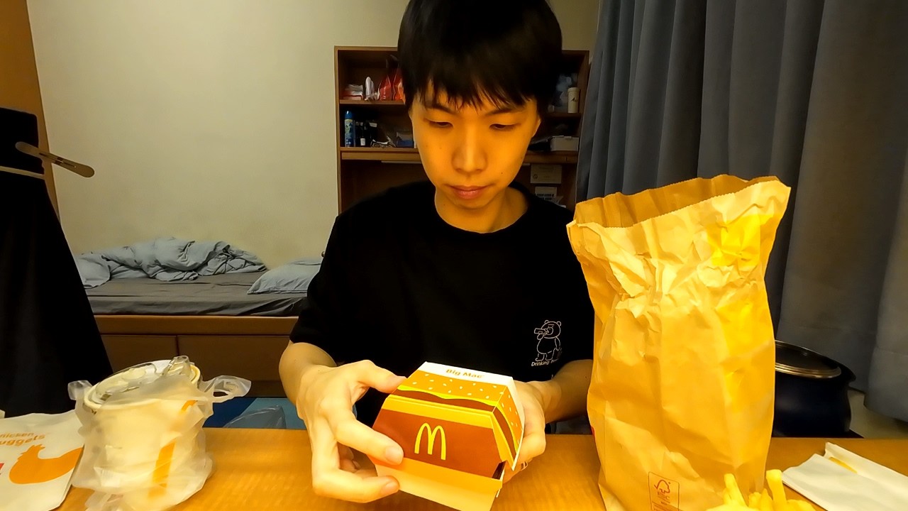 빅맥 먹으면서 말하는 한국과 홍콩 대학의 차이