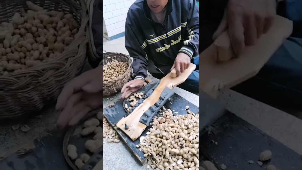 Peanut 🥜 shell Removing At Home #shortvideo