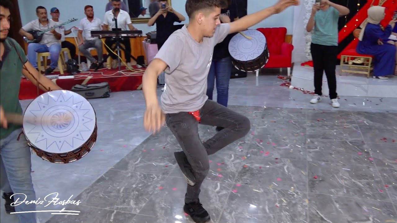 Düğünün En Genç Halay Başı  Muhteşemdi