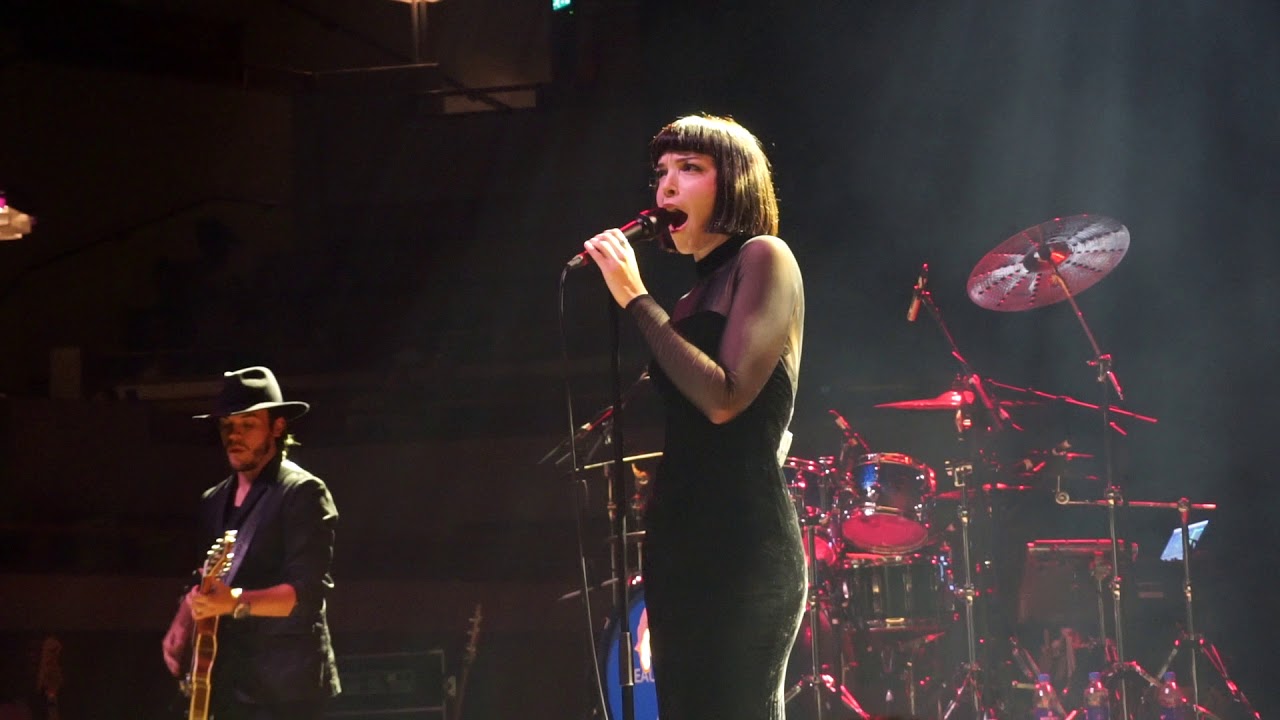Elise LeGrow in Utrecht